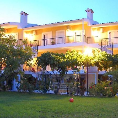 Odyssia Apartments Kateleios Exterior foto