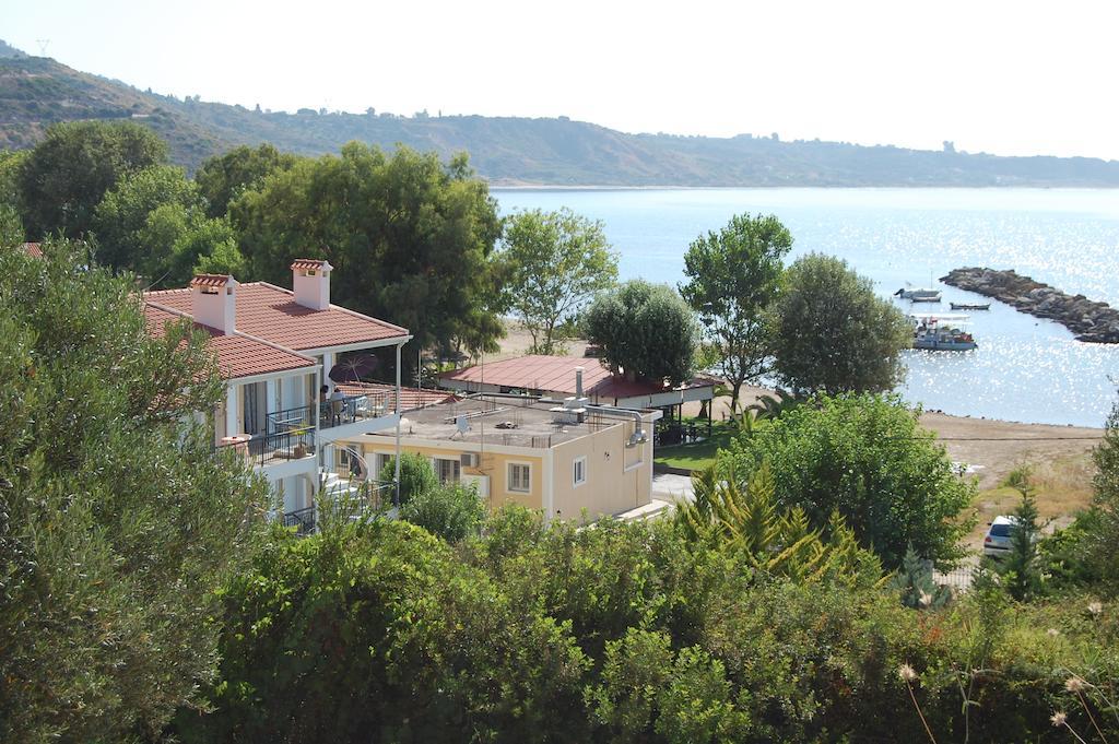 Odyssia Apartments Kateleios Exterior foto